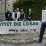 Mit Gasmasken zum Schulanfang: Kinder brauchen eine gesunde Umwelt, keine Autobahn! Mit Gasmasken zum Schulanfang: Kinder brauchen eine gesunde Umwelt, keine Autobahn!