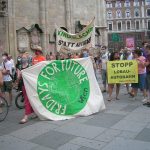 Fridays for Future demonstriert am Stephansplatz für umweltfreundlilche Mobilität